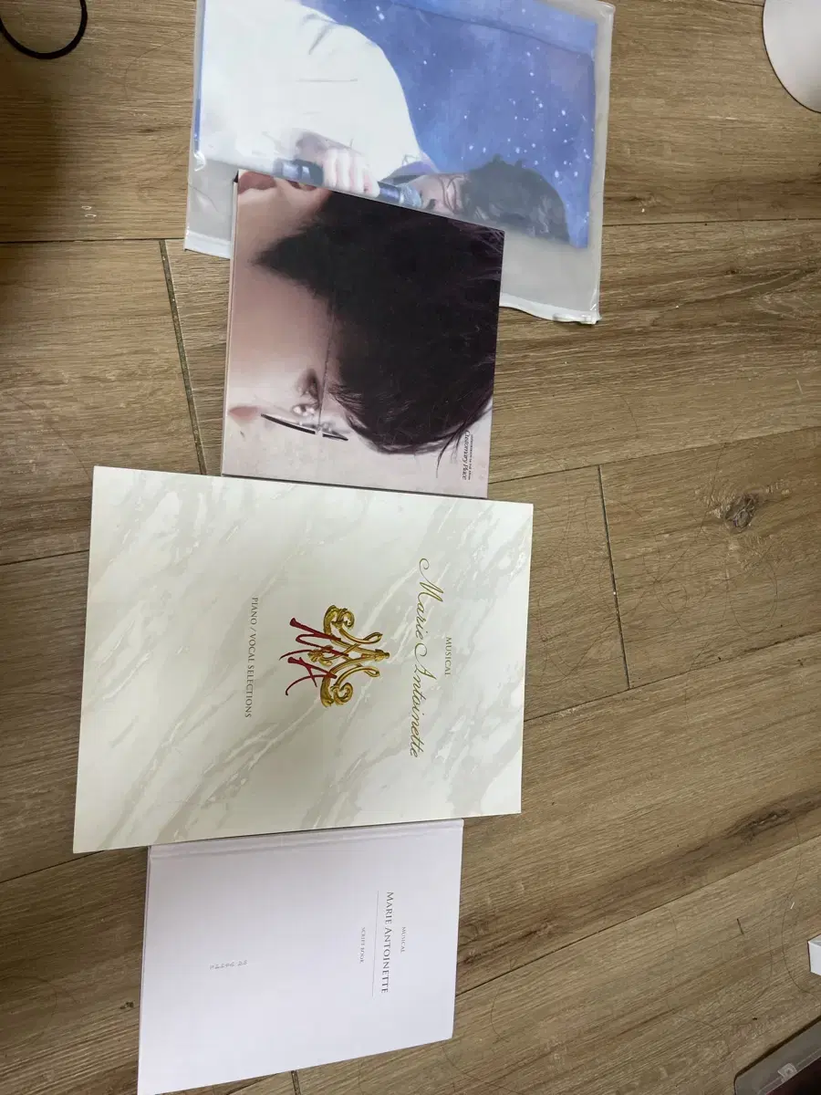 Lee Seokhoon Goods WTS