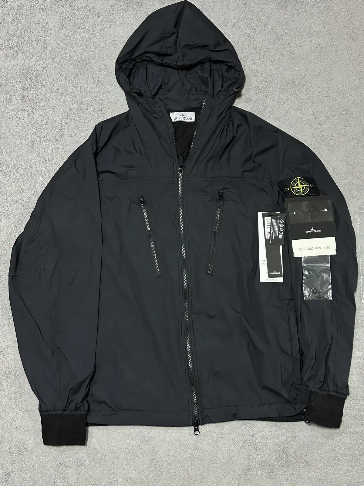 (New Product) Stone Island Windbreaker Skin Touch Nylon L