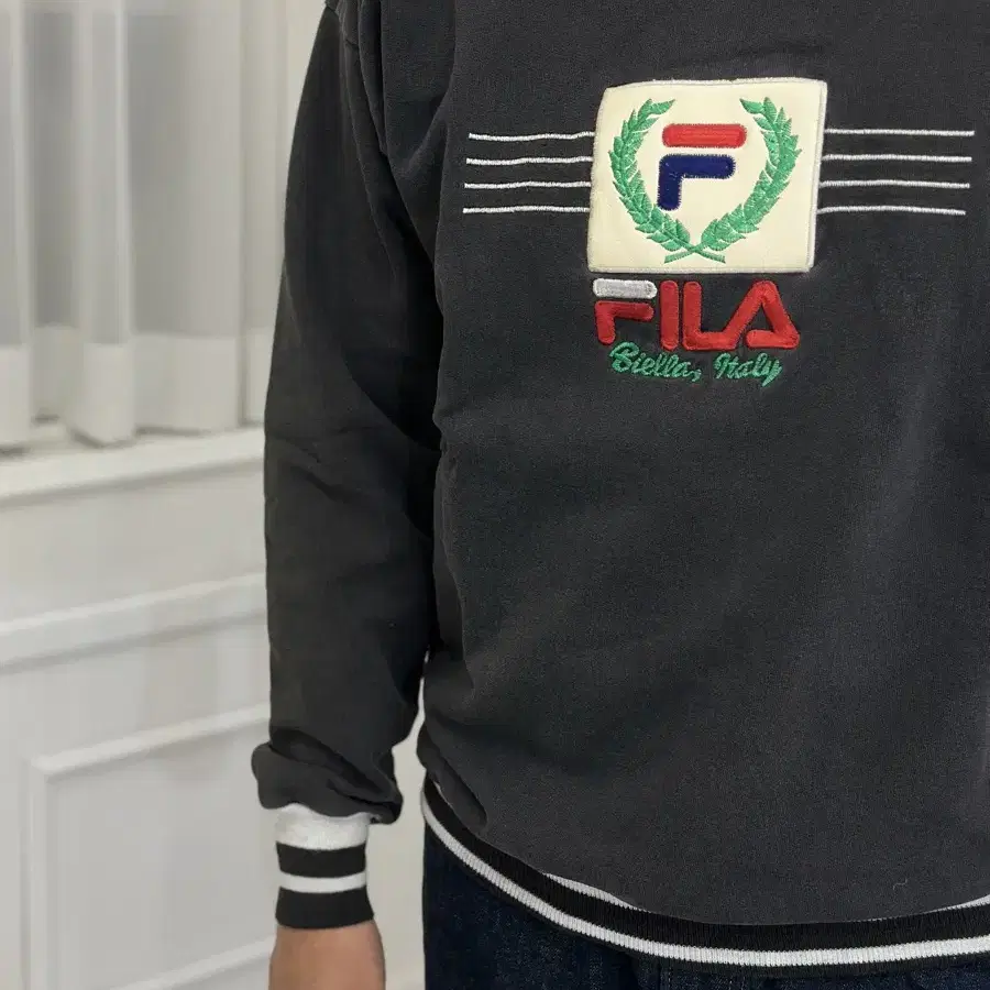 [105] FILA 필라 그레이 맨투맨 Italy made