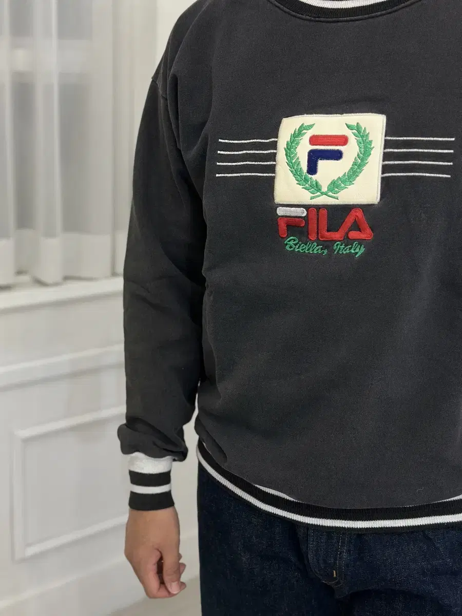 [105] FILA 필라 그레이 맨투맨 Italy made