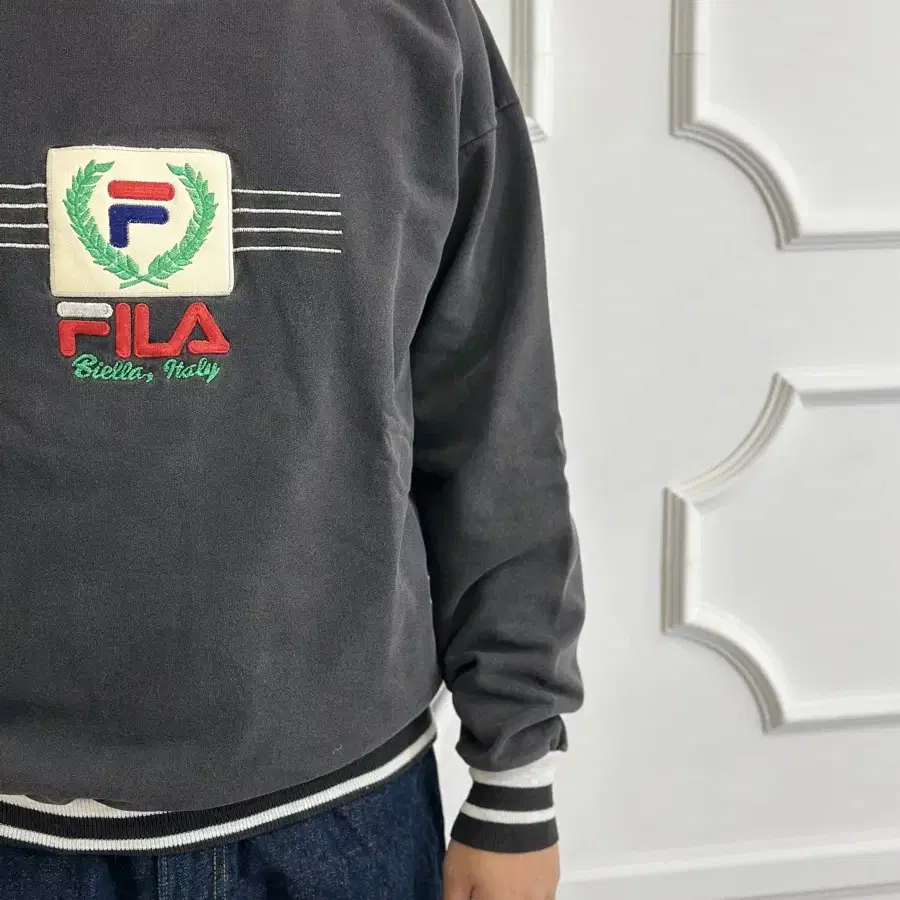 [105] FILA 필라 그레이 맨투맨 Italy made