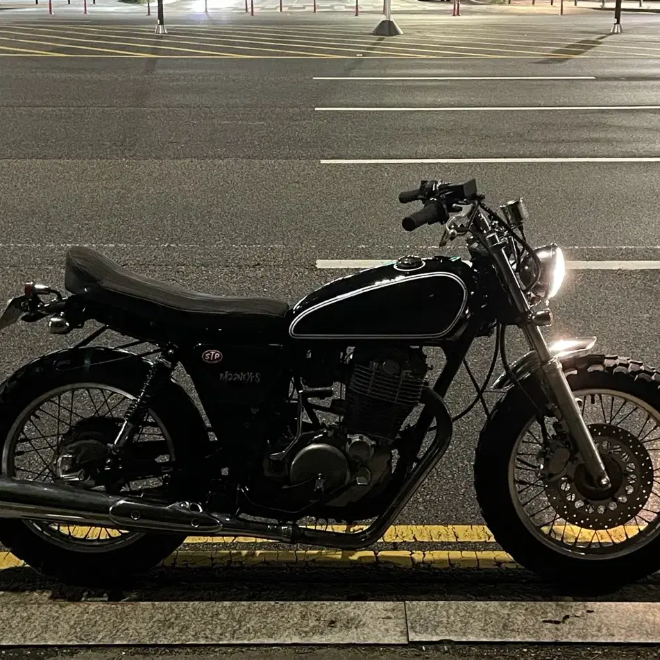 Sr400 트래커 커스텀