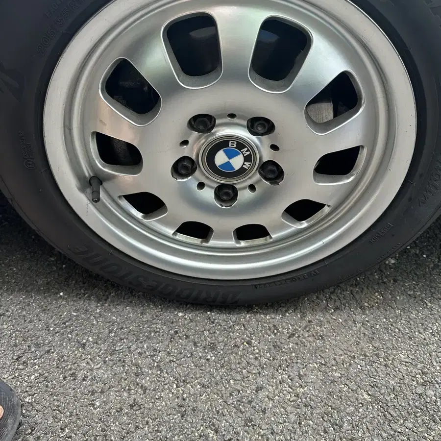 Bmw 16인치 경량휠 귀한휠 판매합니다.