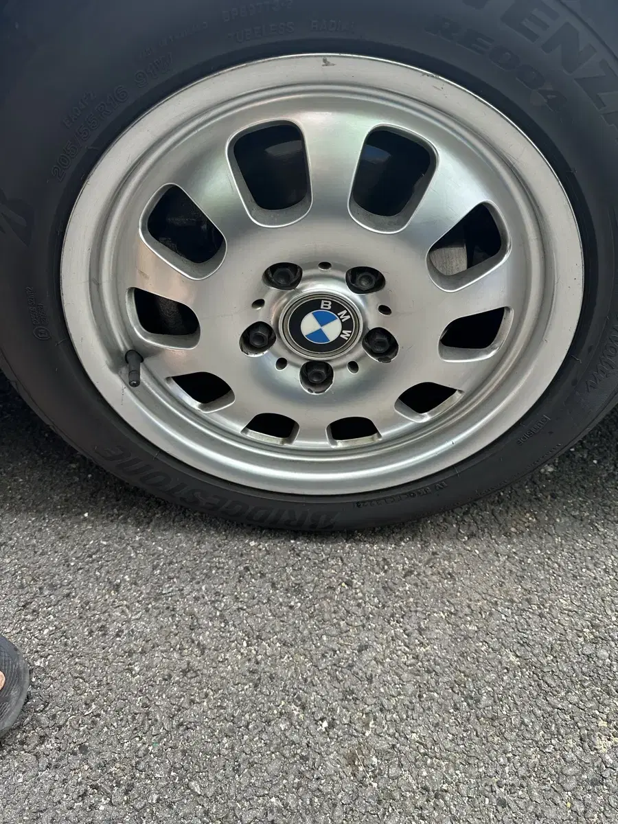 Bmw 16인치 경량휠 귀한휠 판매합니다.