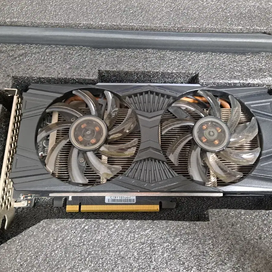 이엠텍 gtx 1660 super 그래픽카드 팝니다.