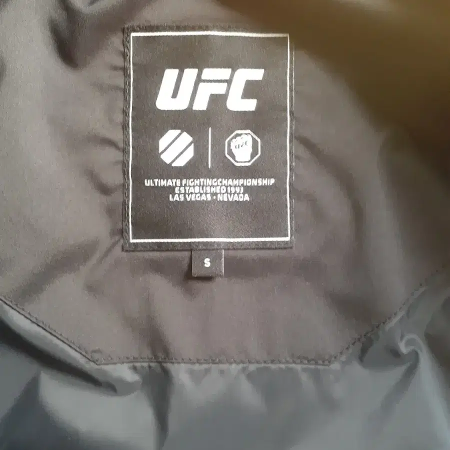 ufc 경랑패딩 신상품 매장정품