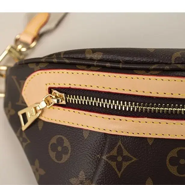 LV High Rise Bumbag 술링백