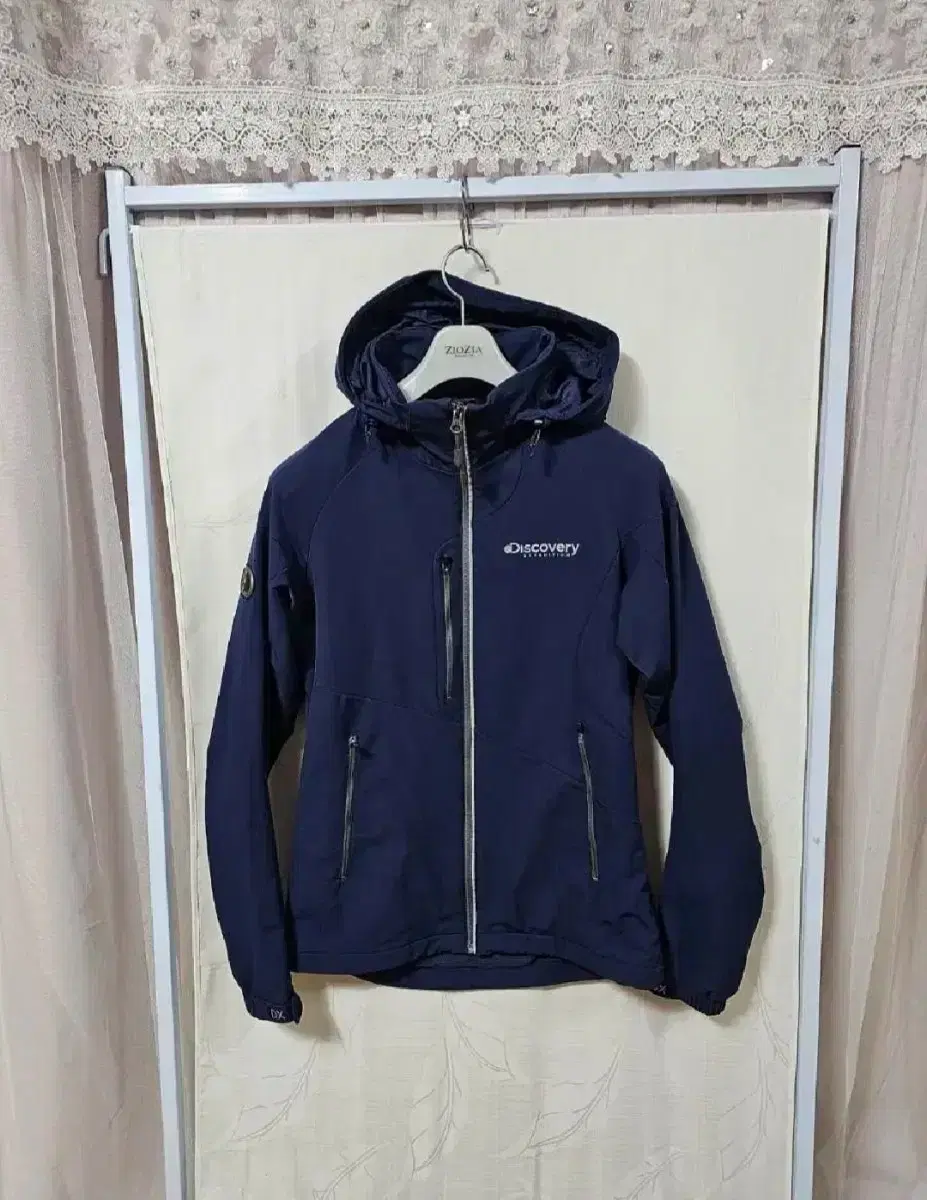 Discovery Hooded (95)