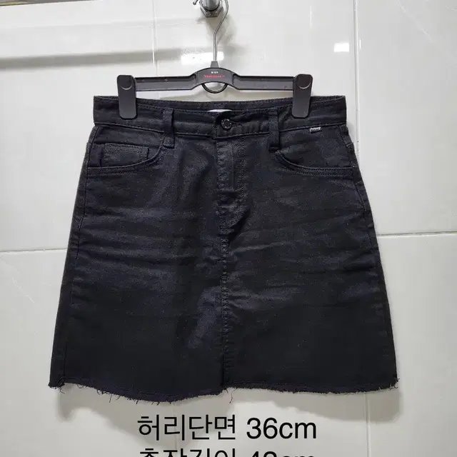 새제품 핫핑 블랙 치마 28 m