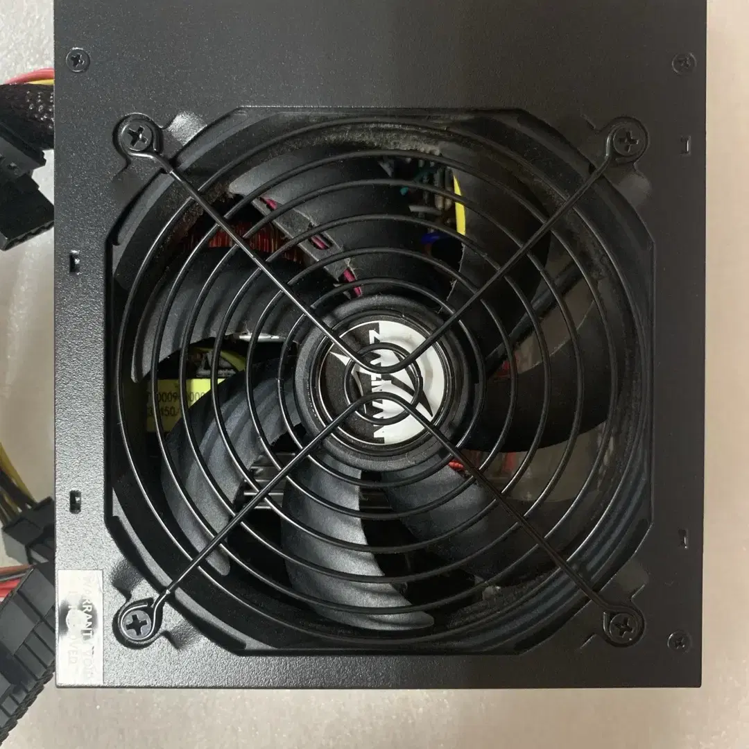 잘만 정격 600W 파워서플라이 ZM600PE