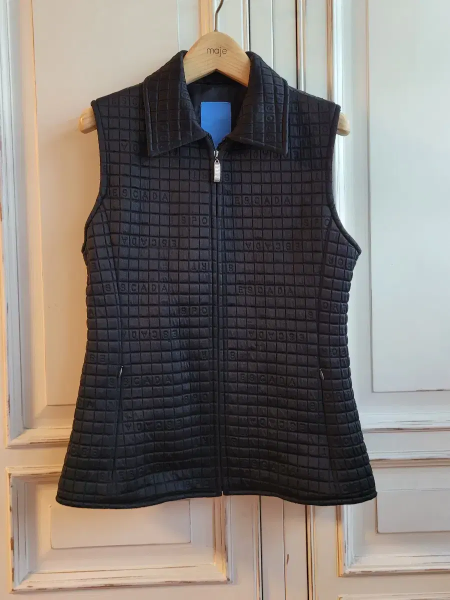 Escada quilted vest size 55