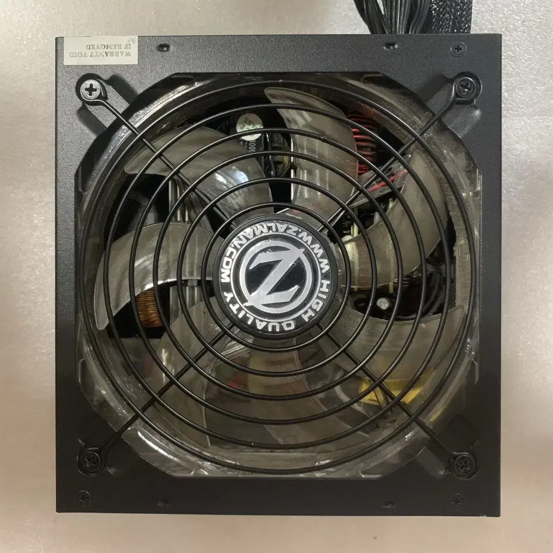 잘만 정격 700W 파워서플라이 ZM700TX