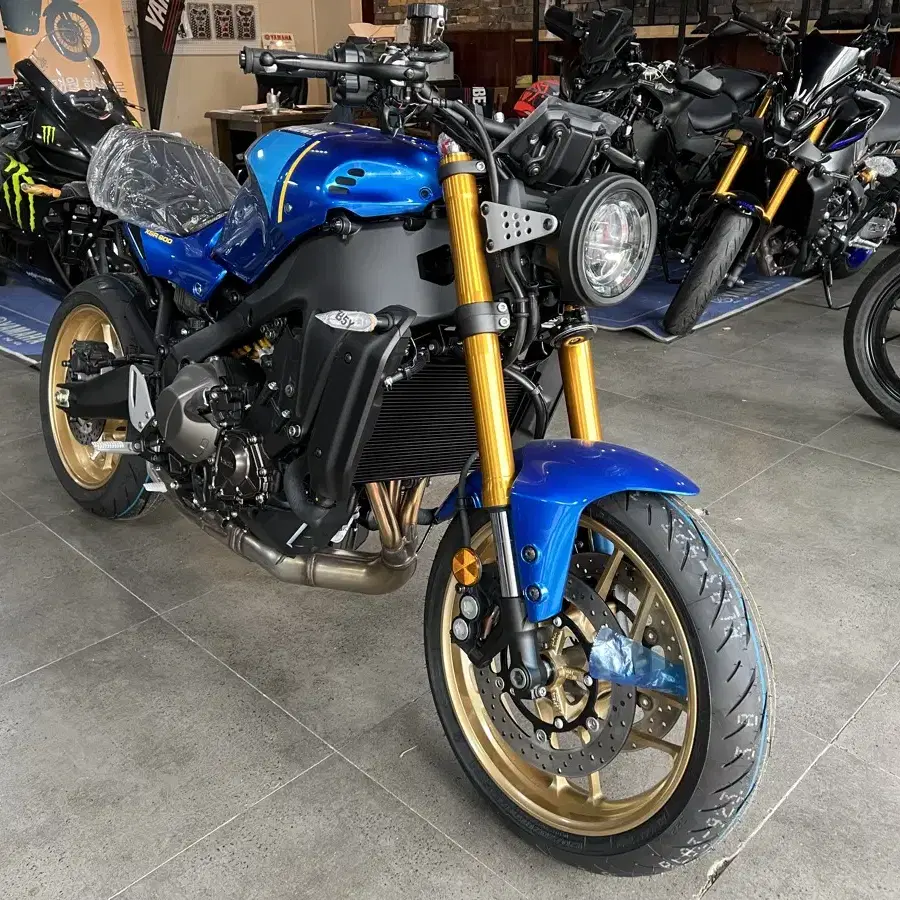 2022년식 야마하 XSR900  Legend Blue(블루) 신차 판매