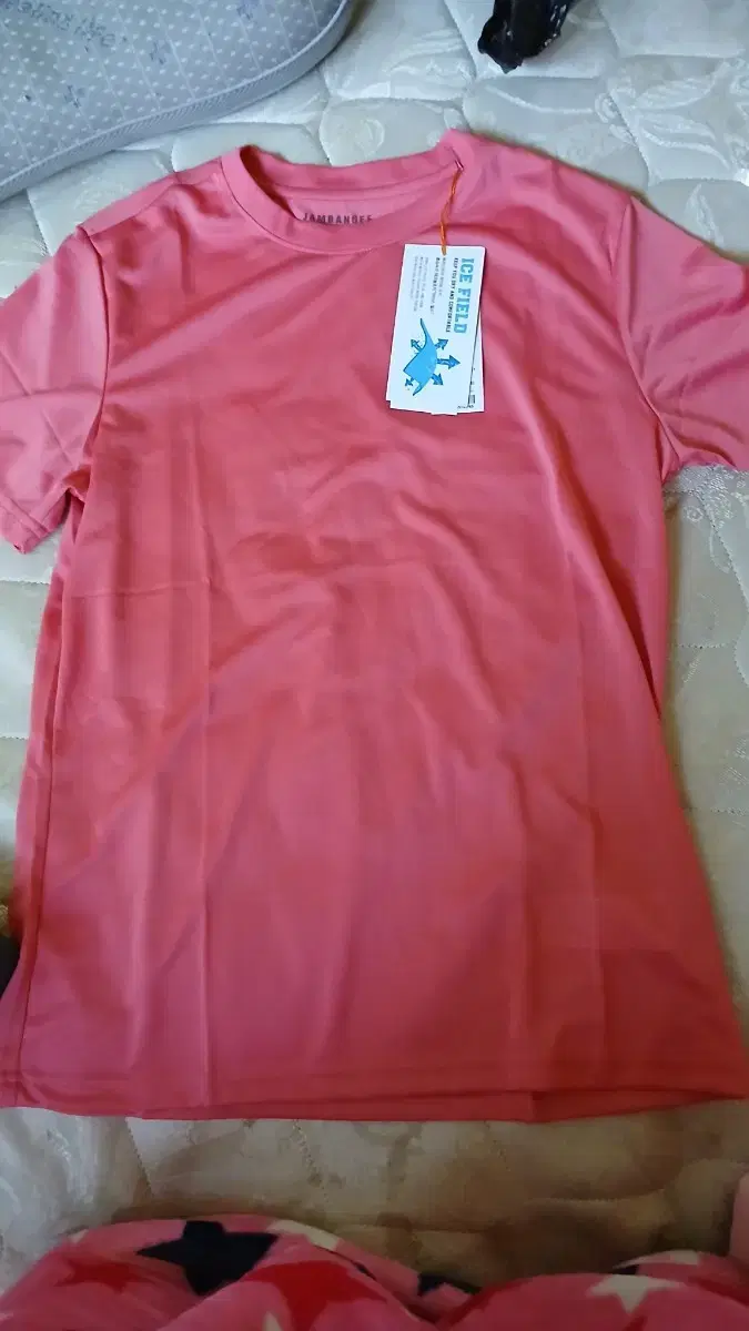 Short-sleeved T-shirt