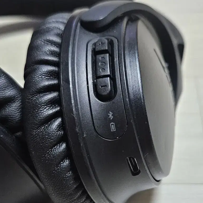 BOSE QC35 헤드폰 팝니다