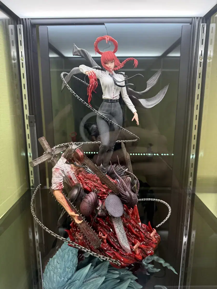 Yo-Yo Studios Makima Chainsaw Man Resin Statues