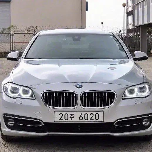 @14년식 BMW 5시리즈(6세대) 520d 럭셔리무