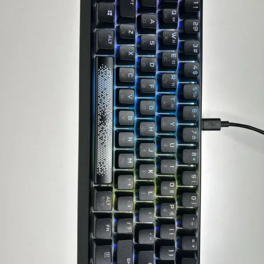 K65 rgb mini 게이밍 키보드 ( 풀박스,택포 )