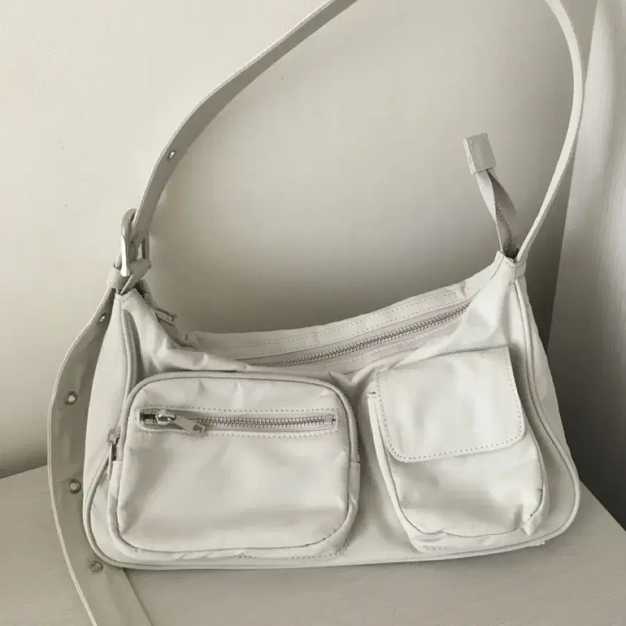 노앤뮤트 Multi pocket bag