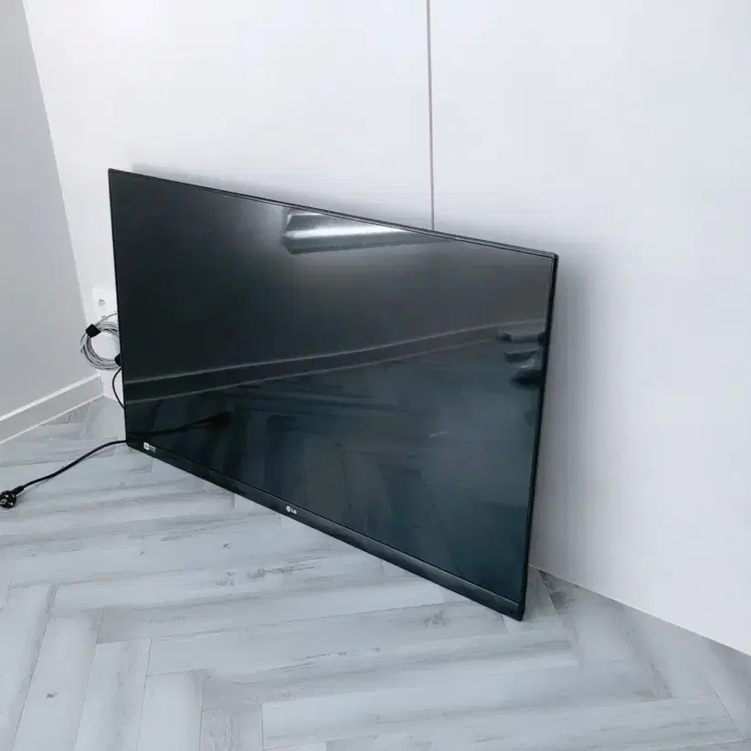 (부품용) LG TV 47LM6400 액정파손