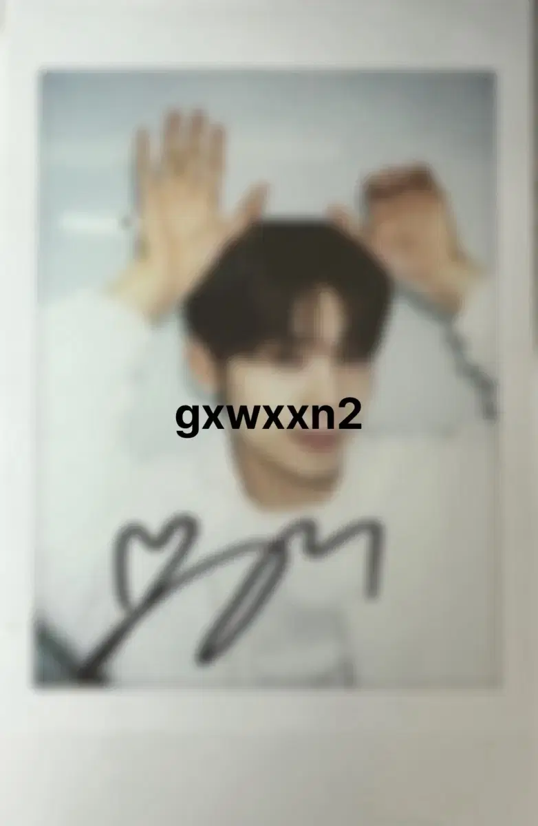 evnne lee jeonghyeon sign pola sign polaroid wts sells