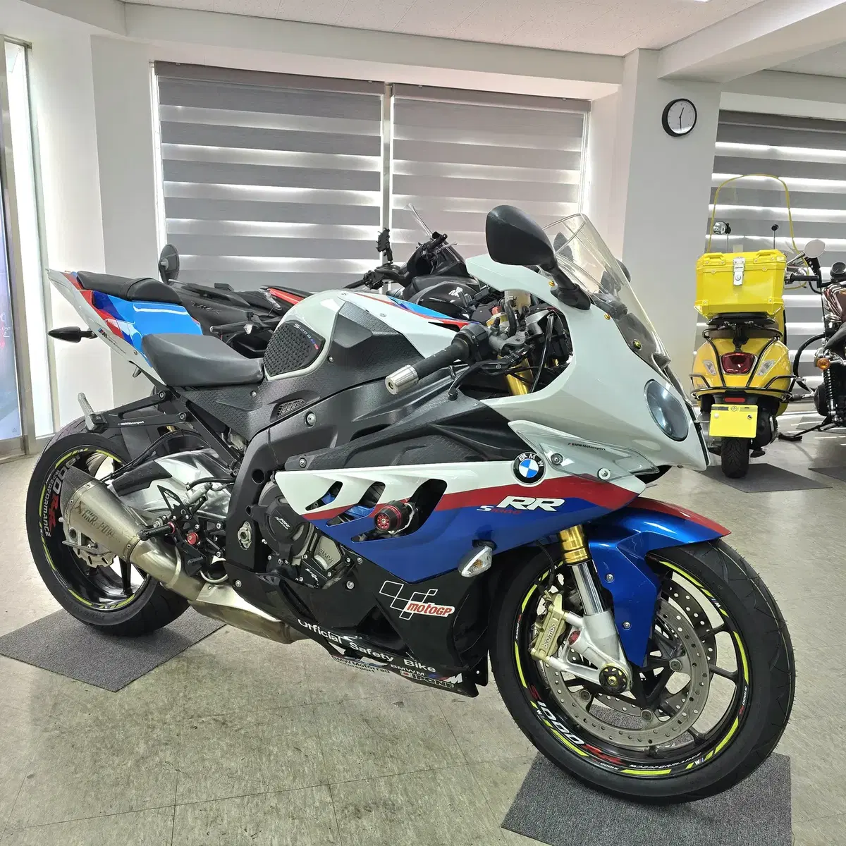 BMW S1000RR 특옵션장착 11년식 짧은키로수 무사고 매입대차가능