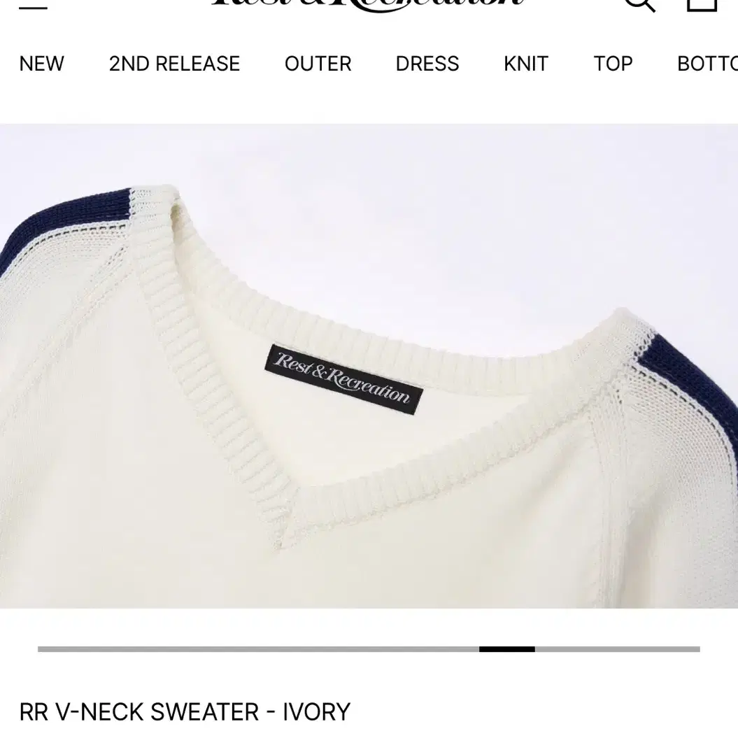 레스트앤레크에이션 RR V-NECK SWEATER - IVORY