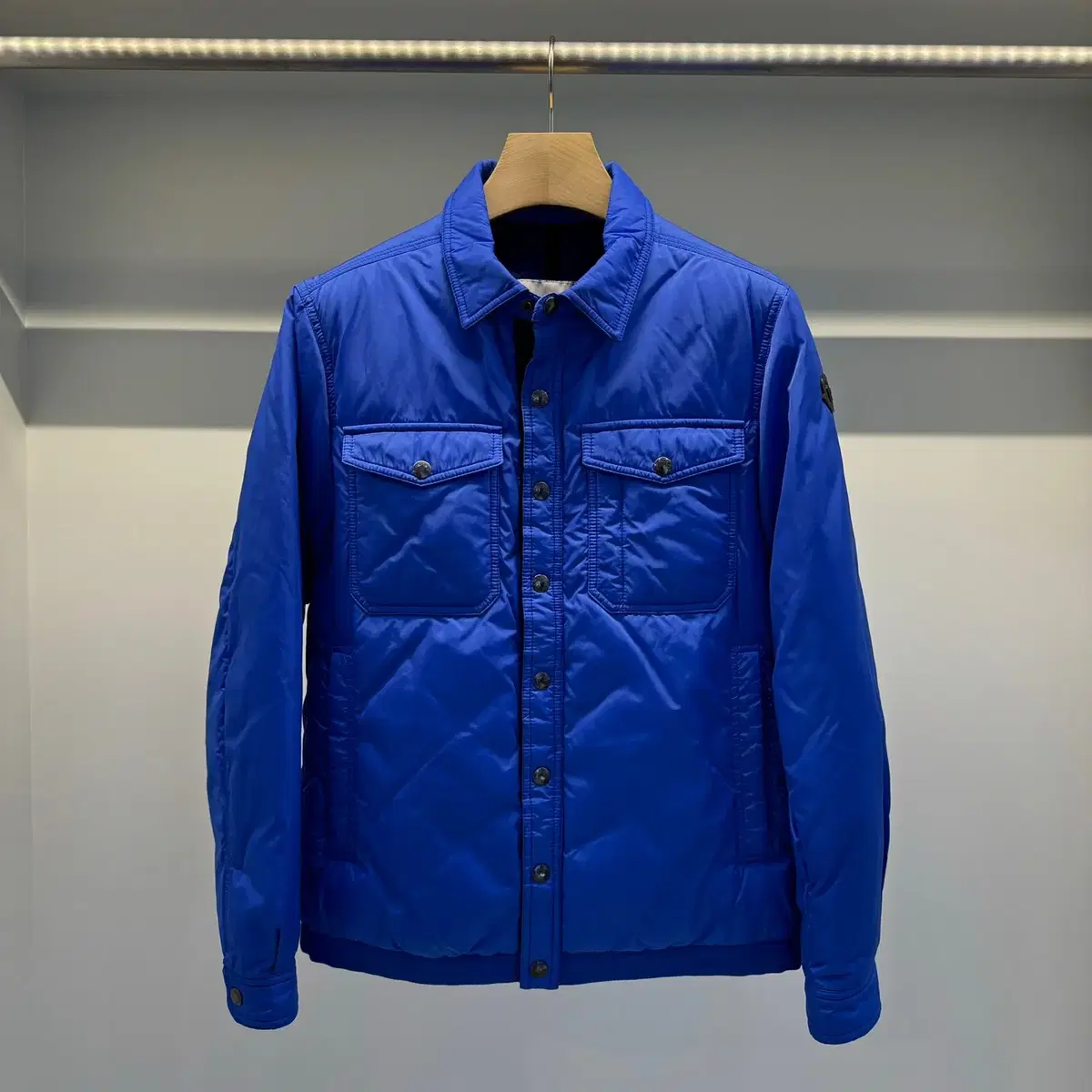 size 1 / Moncler Waffen Puffer Jacket Bloo