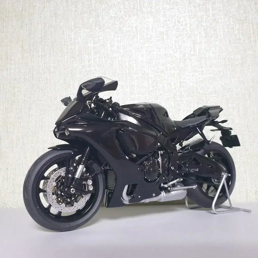 야마하 YZF-R1M 바이크모형 1:12