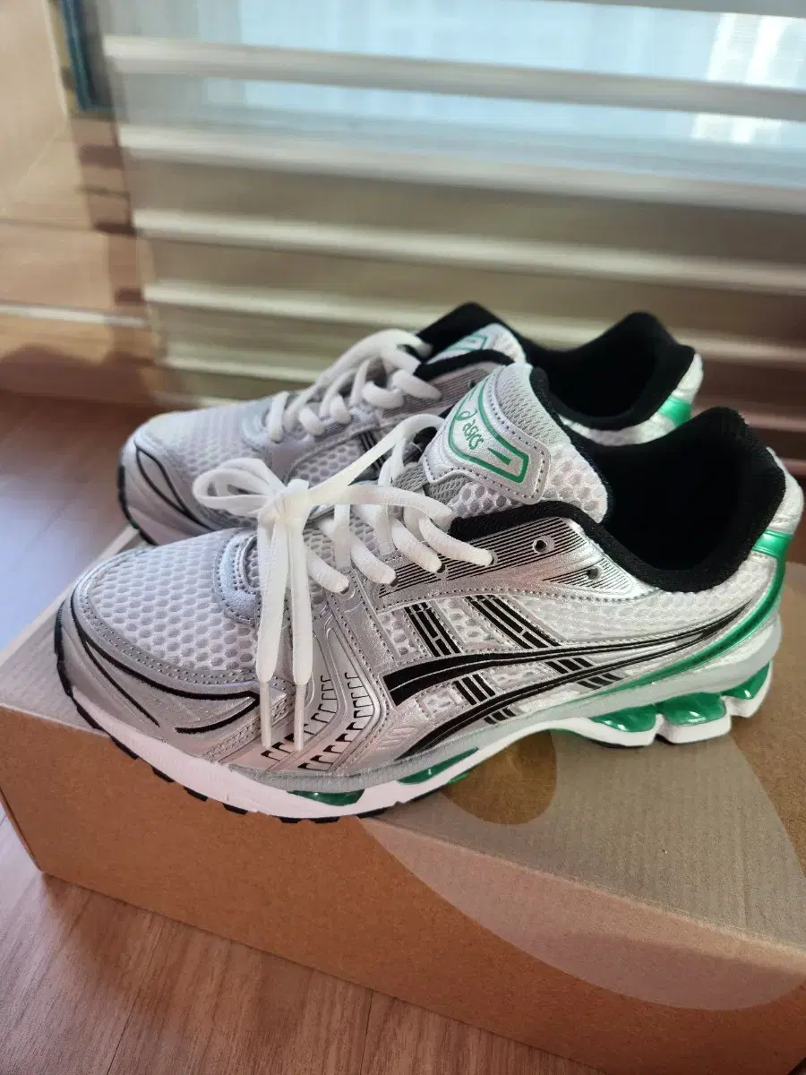 ASICS GEL-KAYANO 14