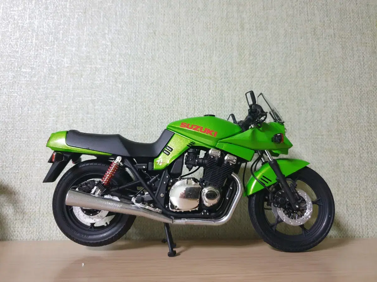 스즈키 GSX1100S 1:12 바이크 모형