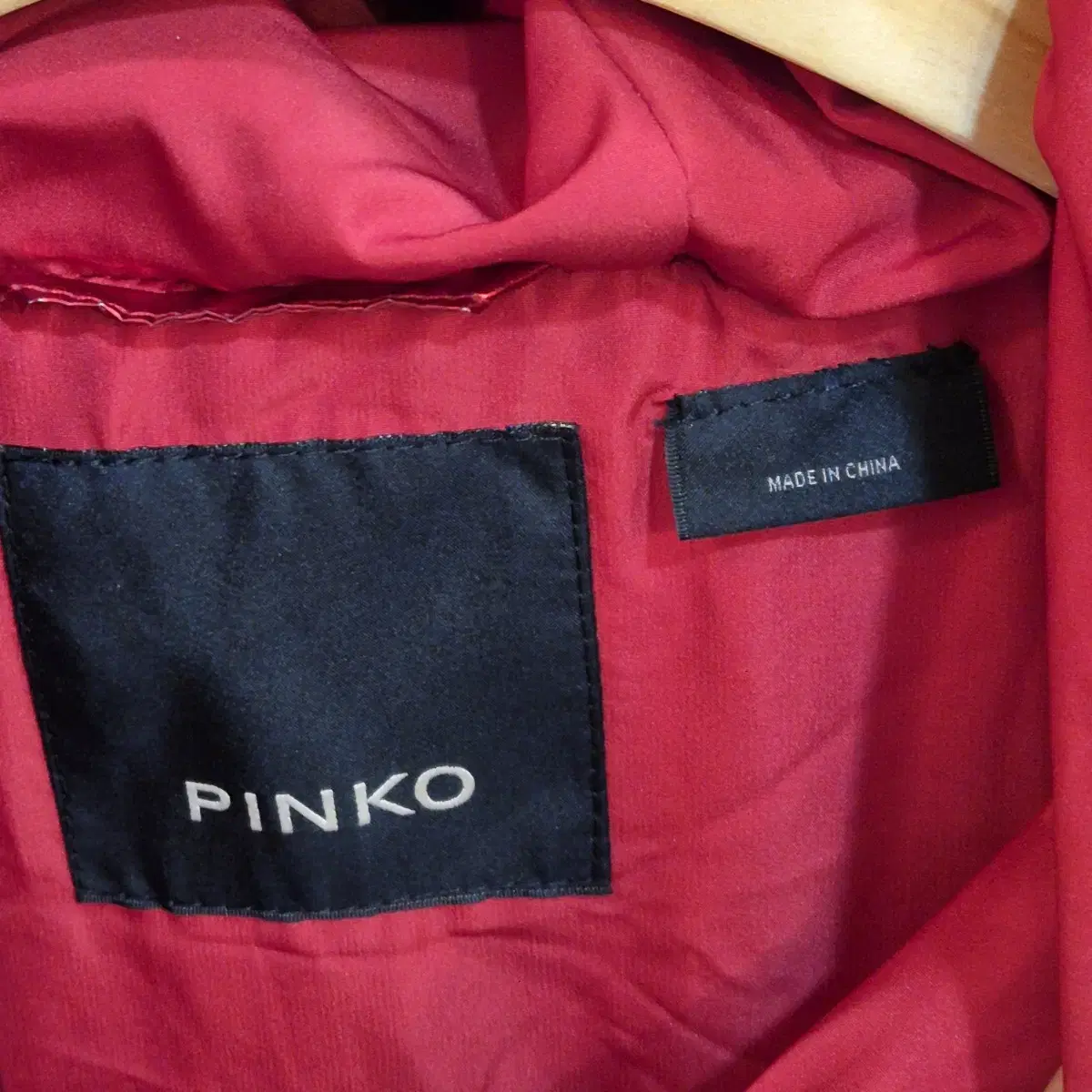 PINKO 크롭패딩