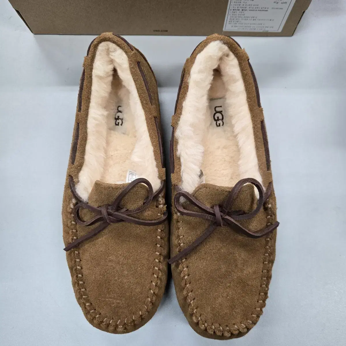 UGG 여성 어그 다코타 슈즈 250사이즈 미착용