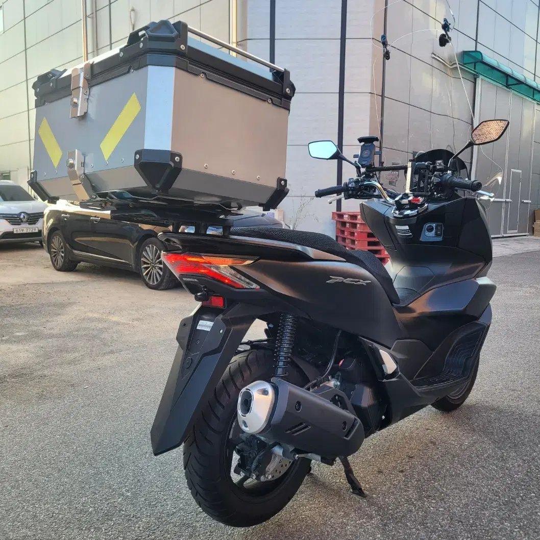 혼다 pcx125 abs 24년식 4천km 신차급 열선,블박,거치대,탑박