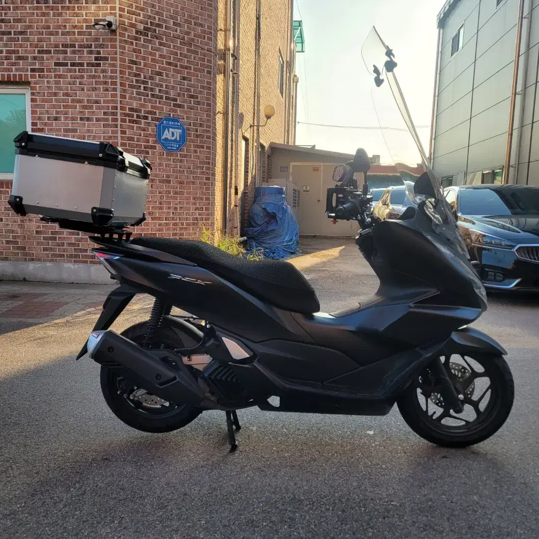 혼다 pcx125 abs 24년식 4천km 신차급 열선,블박,거치대,탑박