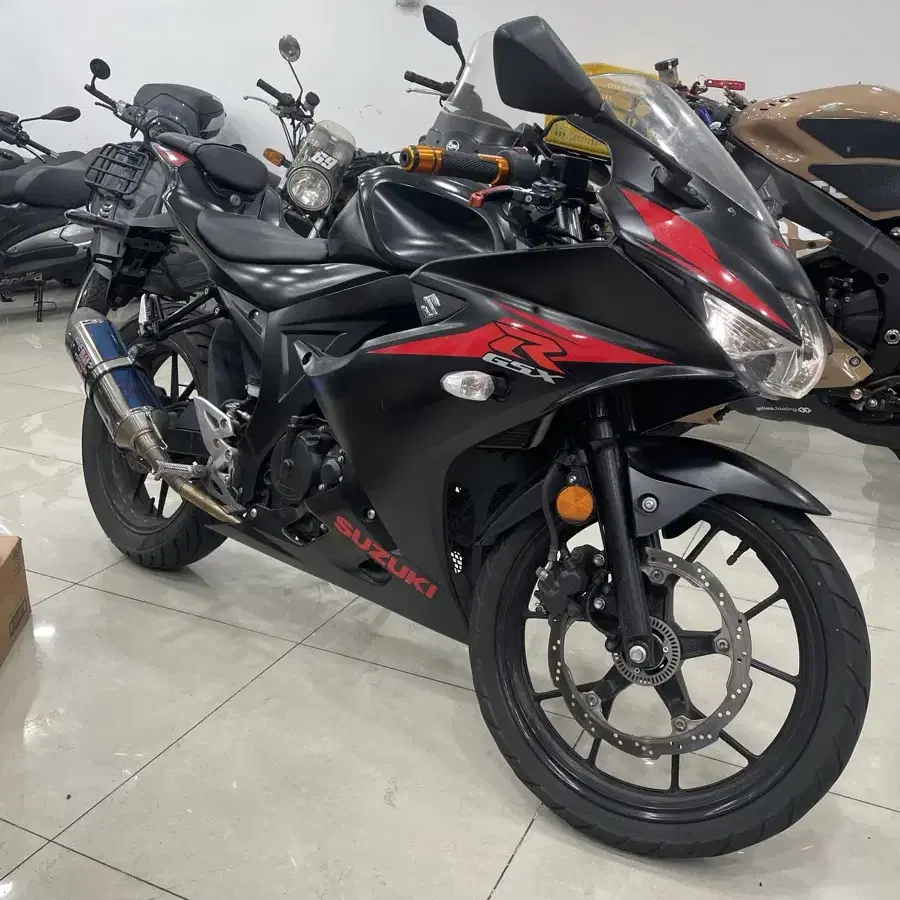 스즈키 Gsxr125 18년식