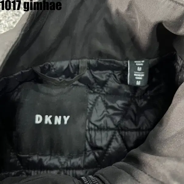 100 DKNY 롱 누빔 자켓