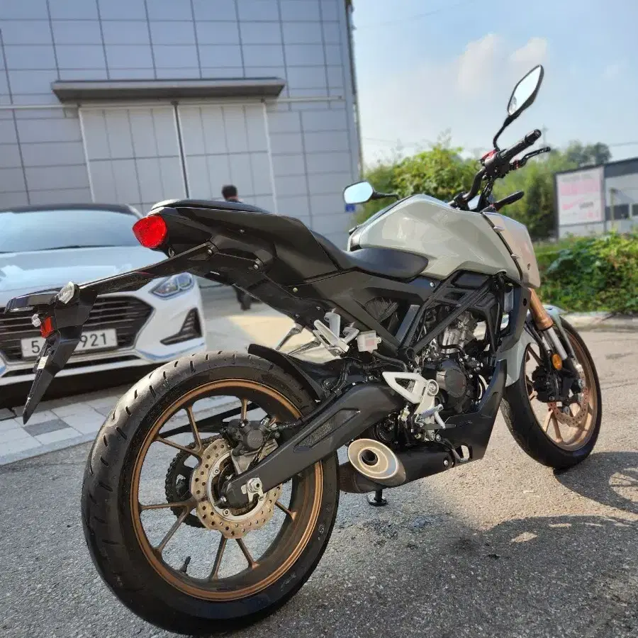 cb125r 22년형 1만키로 아이콘그레이,신차급,점검완료,깔끔한셋팅