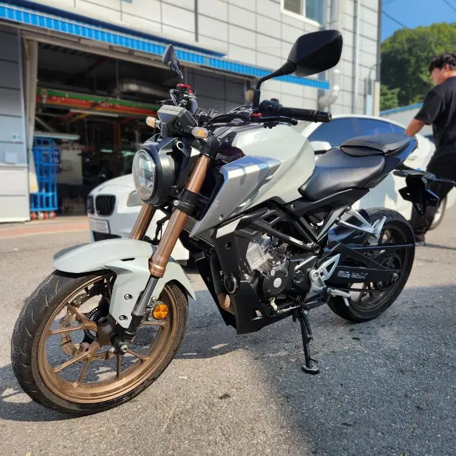 cb125r 22년형 1만키로 아이콘그레이,신차급,점검완료,깔끔한셋팅