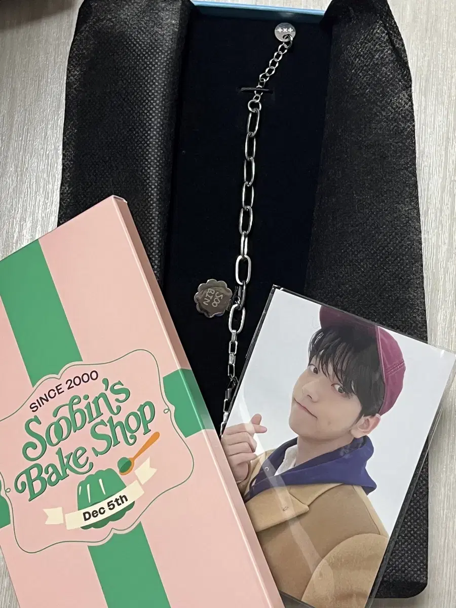 txt soobin birthday merchandise bracelet photocard holder