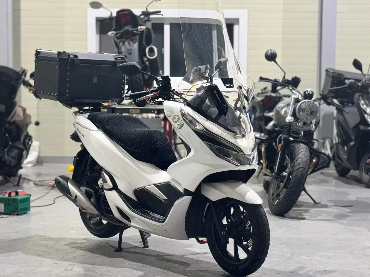 19년형 pcx125 판매합니다.