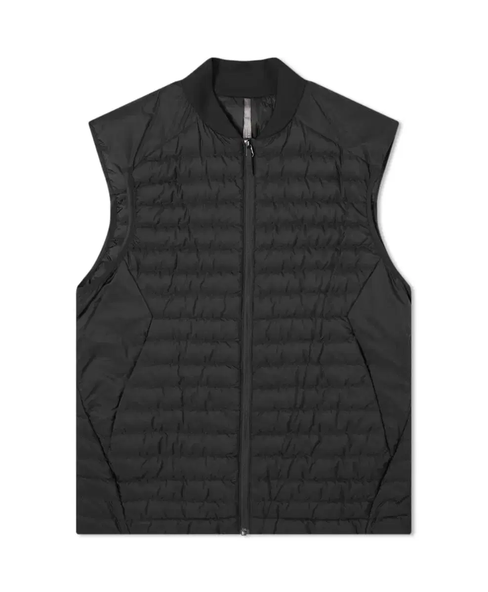 [M] Balanced Conduit LT Vest Black