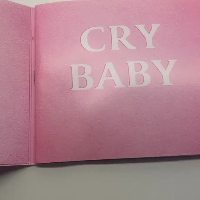 멜라니 마르티네즈 crybaby 스토리북 + cd (RARE)