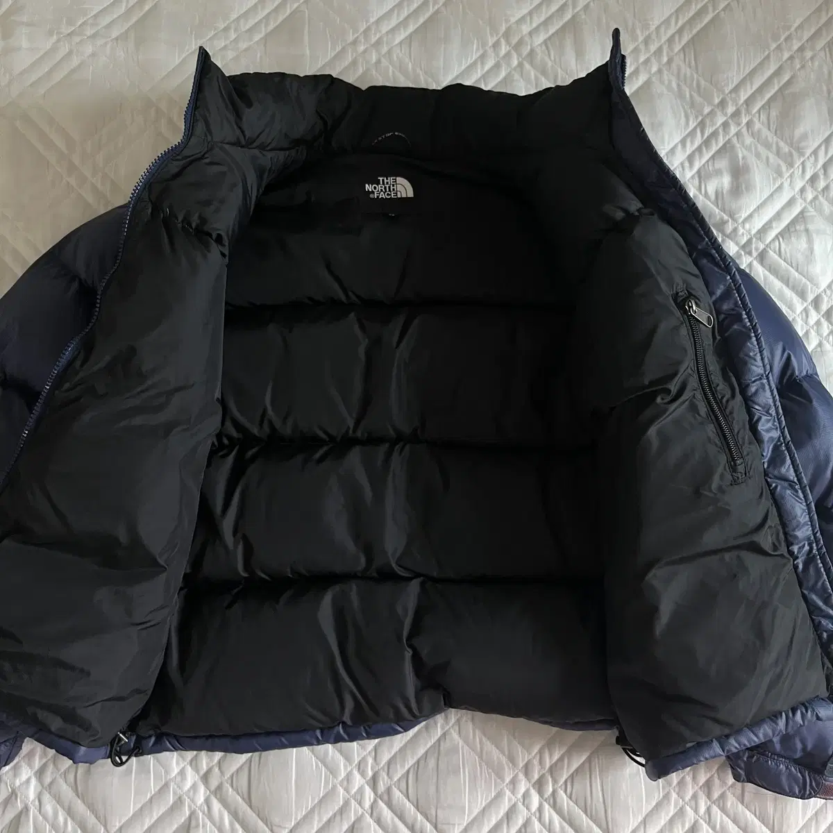 THE NORTH FACE 700 Nuptse Down Jacket (