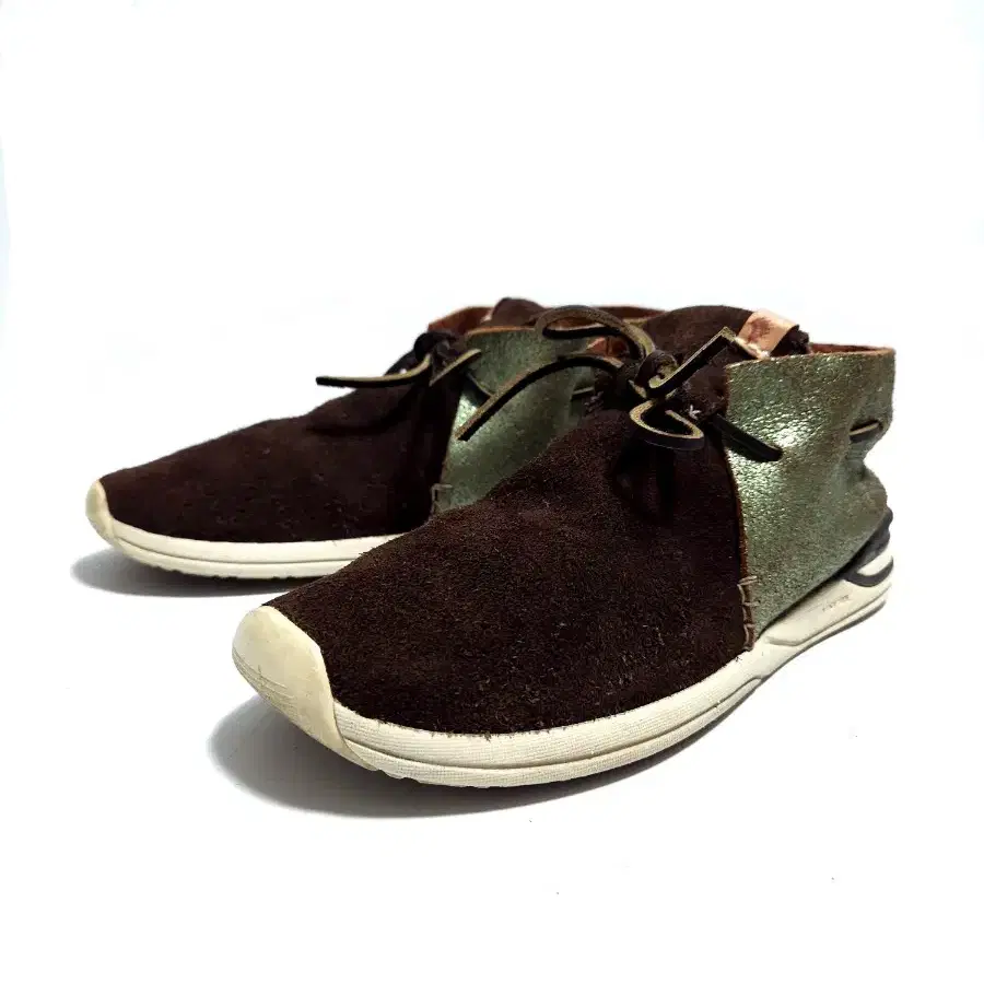 Visvim Huron Moccasin Folk Shoes 비즈빔