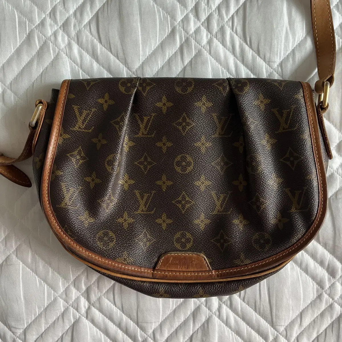 LOUIS VUITTON menilmontant cross Bag 정품