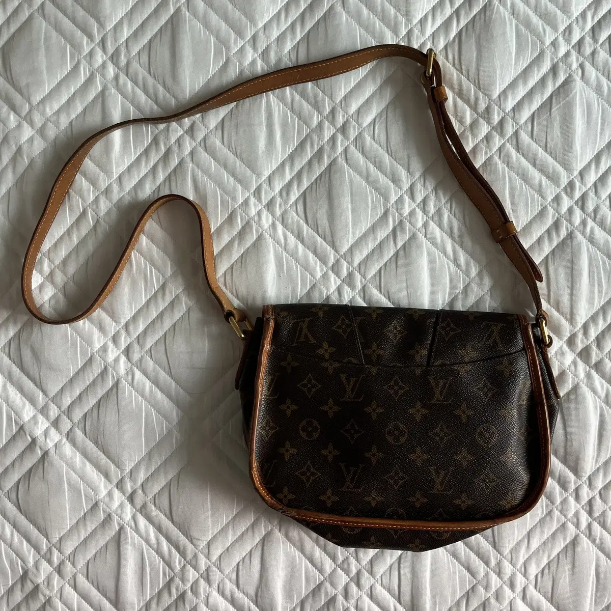 LOUIS VUITTON menilmontant cross Bag 정품