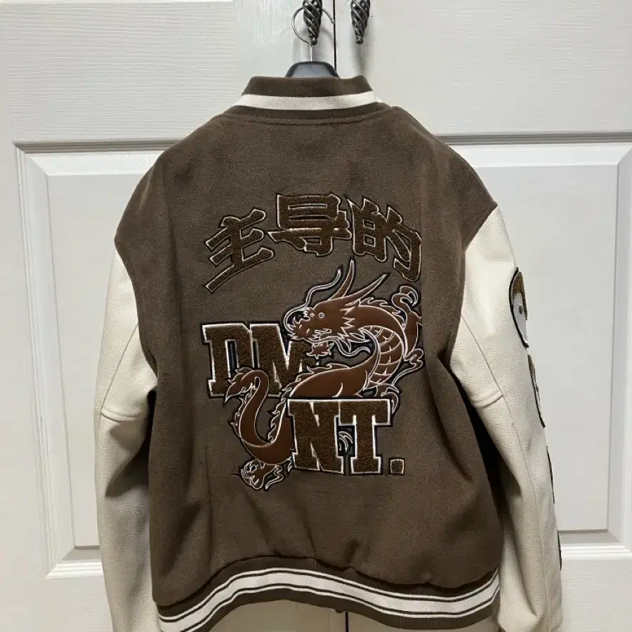 [도미넌트] Dragon Varsity Jacket_Brown M