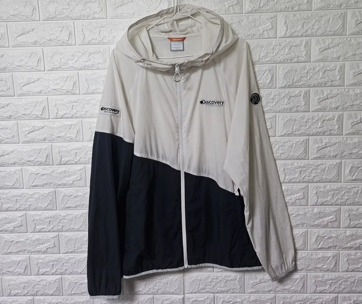 Discovery Lightweight Windbreaker Jacket for sale