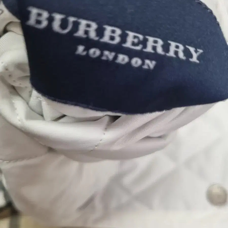 BURBERRYS 퀼팅자켓(드라이완료)